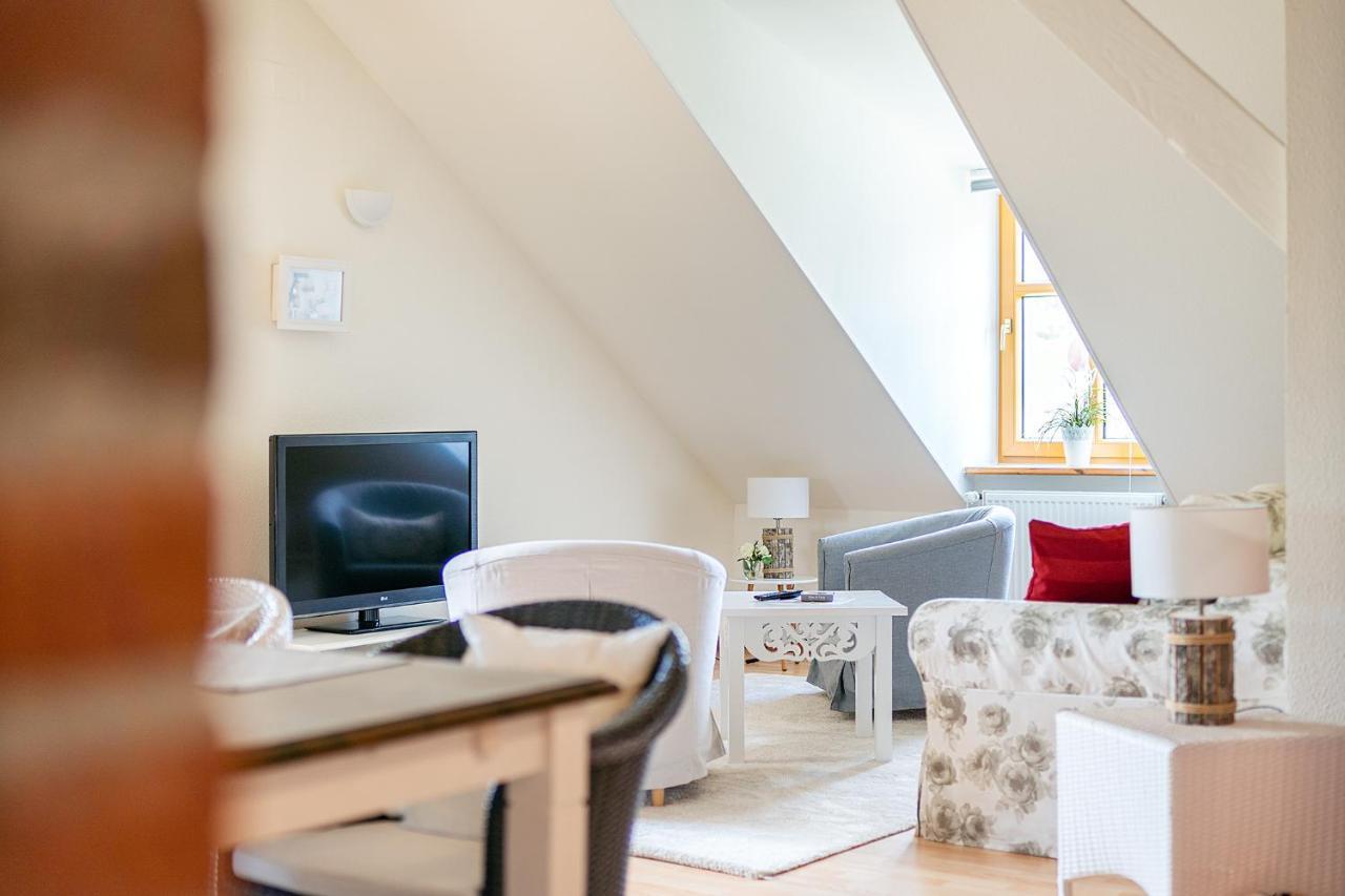 Gulfhof Butendiek - Ferienapartments Нойхарлингерзийл Екстериор снимка