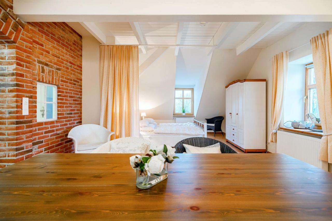 Gulfhof Butendiek - Ferienapartments Нойхарлингерзийл Екстериор снимка